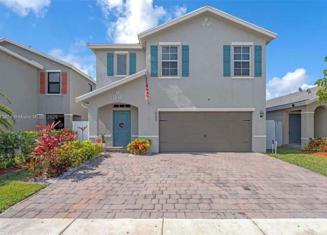 Property at 560 NE 6th Pl, Florida City, FL 33034, 5 beds, 3 baths