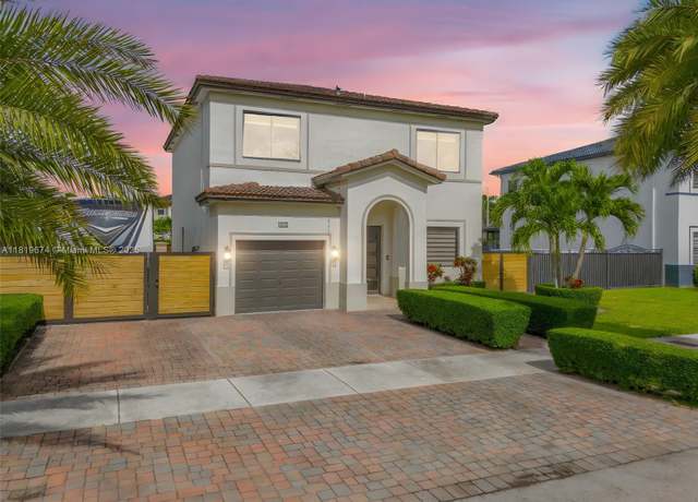 Property at 27260 SW 136th Path, Homestead, FL 33032, 5 beds, 4 baths