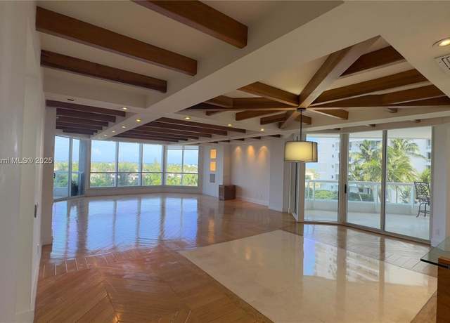 Property at 21150 Point Pl #701, Aventura, FL 33180, 3 beds, 3 baths