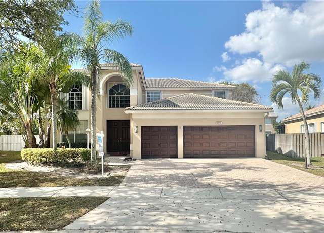 Property at 1104 NW 139th Ave, Pembroke Pines, FL 33028, 4 beds, 3.5 baths