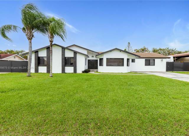 Property at 18650 SW 127th Ct, Miami, FL 33177, 5 beds, 3 baths