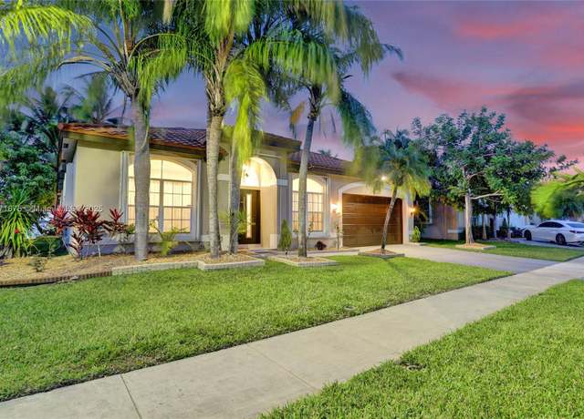 Property at 18305 NW 12th St, Pembroke Pines, FL 33029, 4 beds, 2.5 baths