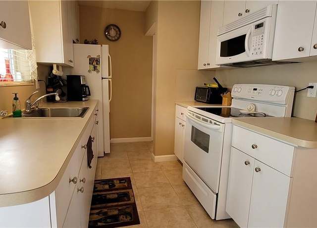 Property at 2230 Jackson St Unit 2W, Hollywood, FL 33020, 1 bed, 1 bath