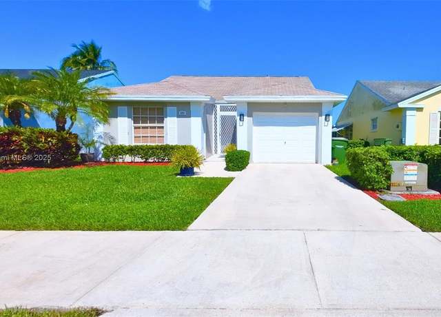 Property at 685 SE 22nd Ln, Homestead, FL 33033, 2 beds, 2 baths
