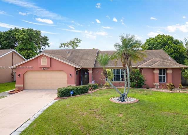 Property at 652 SW Prado Ave, Port St Lucie, FL 34983, 3 beds, 2 baths