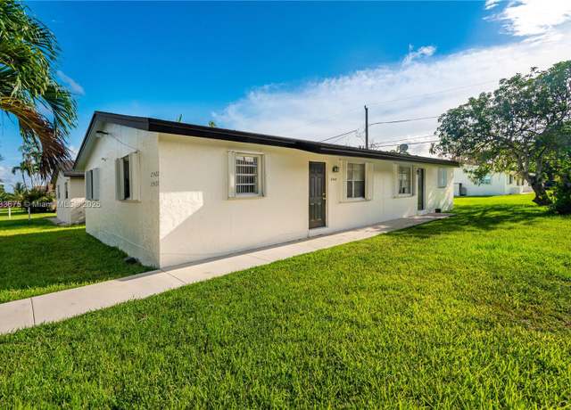 Property at 25420 SW 107th Ave, Homestead, FL 33032, 4 beds, 2 baths