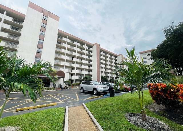 Property at 5860 NW 44th St #112, Lauderhill, FL 33319, 2 beds, 2 baths