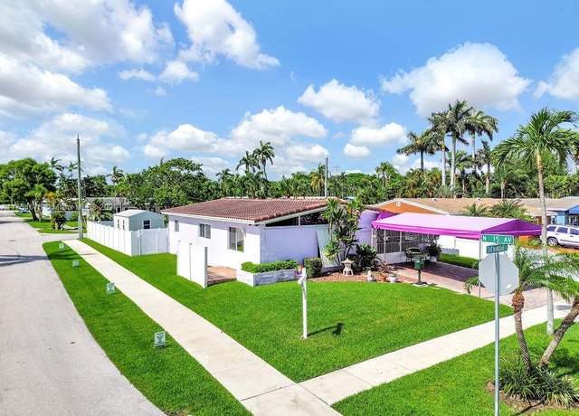 Property at 1502 Shenandoah St, Hollywood, FL 33020, 2 beds, 2 baths