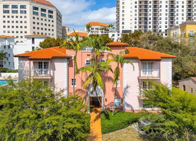 Property at 29 Santillane Ave #7, Coral Gables, FL 33134, 2 beds, 2.5 baths