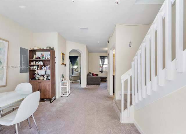 Property at 142 SE 28th Ter, Homestead, FL 33033, 3 beds, 2.5 baths