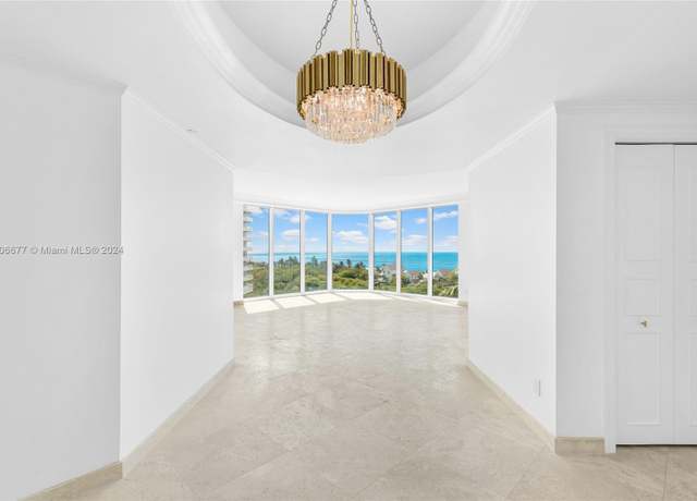 Property at 300 S Pointe Dr #801, Miami Beach, FL 33139, 3 beds, 2.5 baths