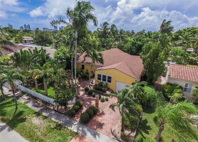 Property at 1612 Funston St, Hollywood, FL 33020, 3 beds, 2 baths