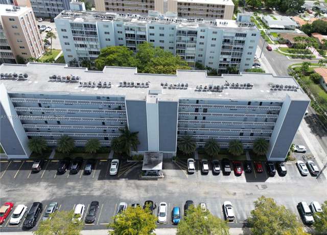 Property at 320 NE 12 Ave #703, Hallandale Beach, FL 33009, 1 bed, 1.5 baths