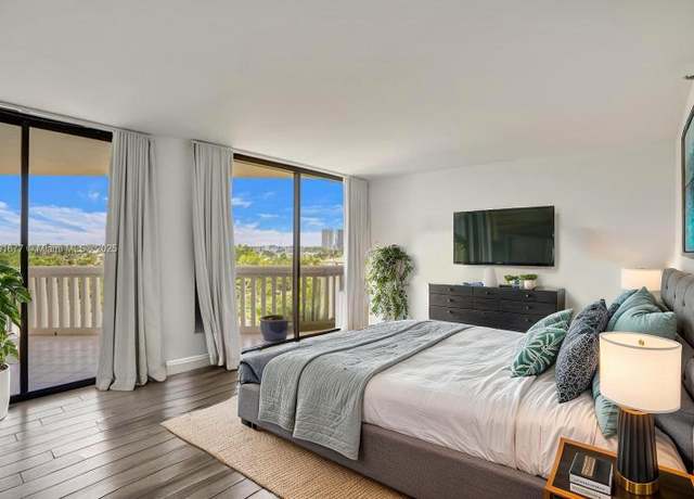 Property at 1000 E Island Blvd #503, Aventura, FL 33160, 3 beds, 3 baths