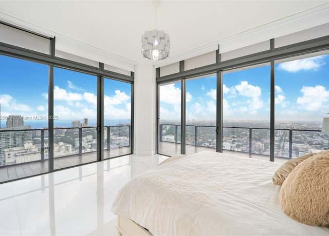 Property at 88 SW 7th St #4101, Miami, FL 33130, 4 beds, 4.5 baths