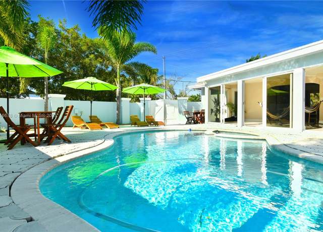 Property at 1100 NE 4th St, Pompano Beach, FL 33060, 5 beds, 3 baths