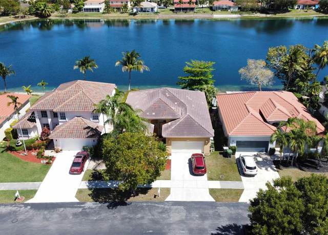 Property at 575 SE 29th Dr, Homestead, FL 33033, 4 beds, 2 baths