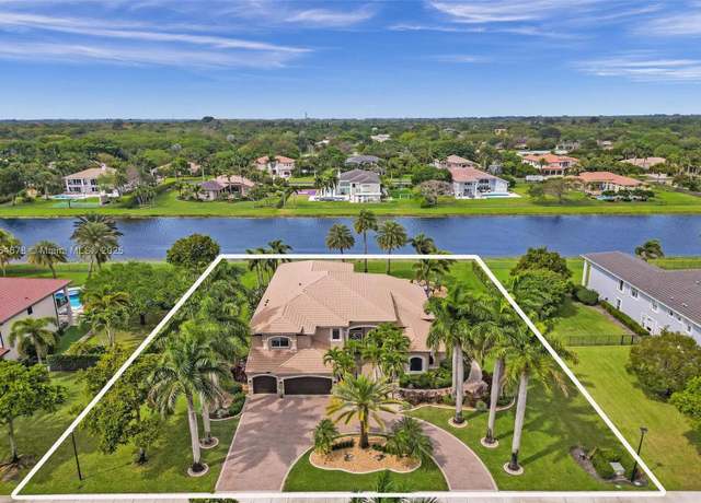 Property at 3533 Birch Ter, Davie, FL 33330, 6 beds, 5.5 baths