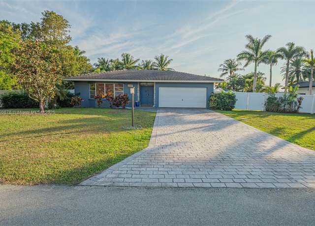 Property at 11400 Tara Dr, Plantation, FL 33325, 3 beds, 2 baths