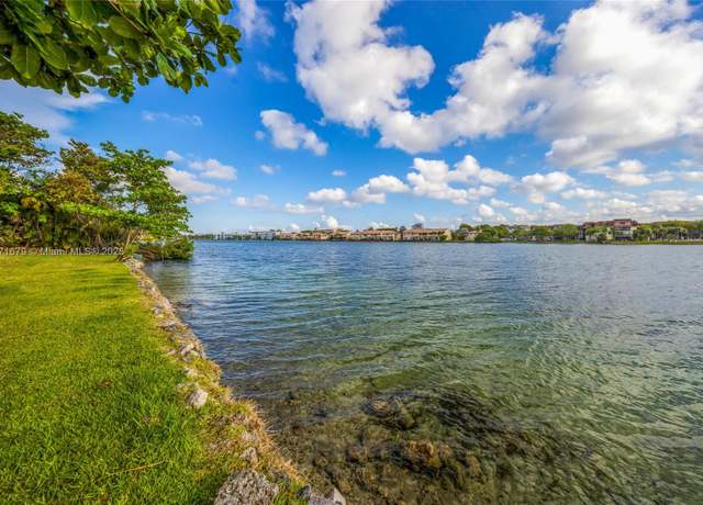 Property at 594 NE 199th Ter Unit 4Y, Miami, FL 33179, 3 beds, 3 baths