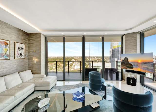 Property at 88 SW 7th St #3212, Miami, FL 33130, 3 beds, 3.5 baths