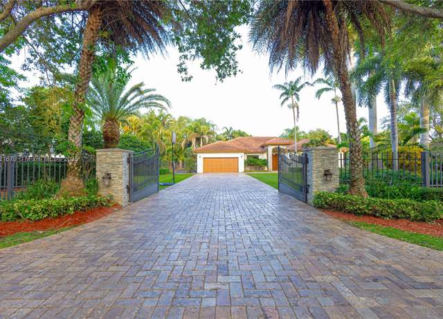 Property at 27320 SW 153rd Ave, Homestead, FL 33032, 4 beds, 3.5 baths