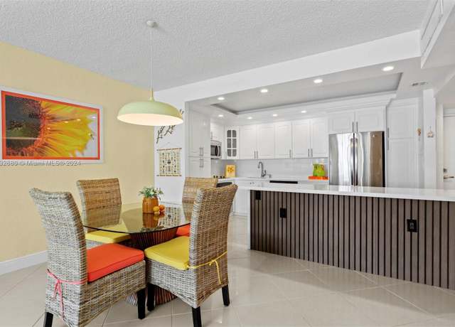Property at 19390 Collins Ave #1106, Sunny Isles Beach, FL 33160, 1 bed, 1.5 baths