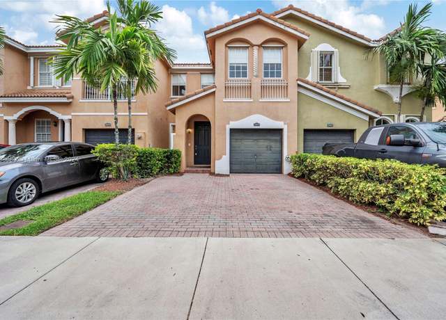 Property at 2495 SE 13th Ct, Homestead, FL 33035, 3 beds, 2.5 baths