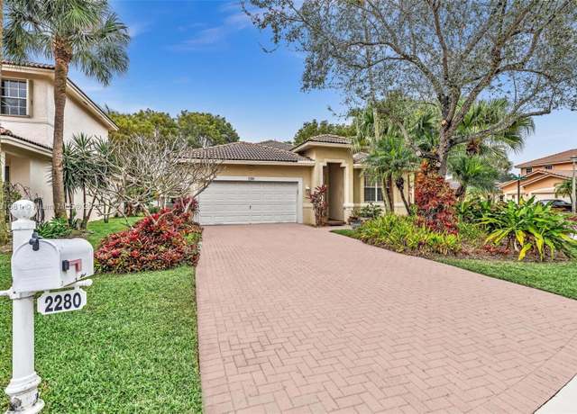 Property at 2280 NW 72nd Way, Pembroke Pines, FL 33024, 4 beds, 2 baths