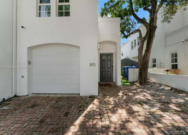 Property at 3125 Paola Dr, Miami, FL 33133, 3 beds, 2.5 baths