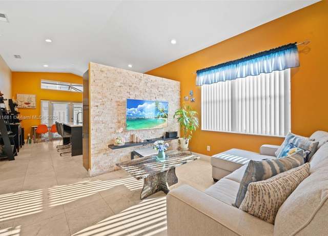 Property at 17476 SW 20th St, Miramar, FL 33029, 4 beds, 2 baths