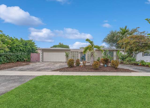 Property at 1305 N 47th Ave, Hollywood, FL 33021, 4 beds, 2 baths