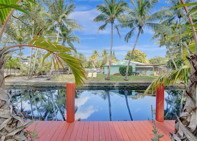 Property at 816 SW 10th St, Fort Lauderdale, FL 33315, 3 beds, 3.5 baths