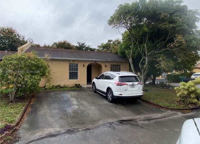 Property at 3019 NW 203rd Ln, Miami Gardens, FL 33056, 3 beds, 2 baths