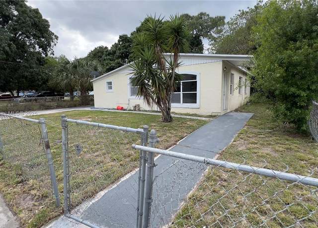 Property at 607 N 19th St, Fort Pierce, FL 34950, 3 beds, 2 baths