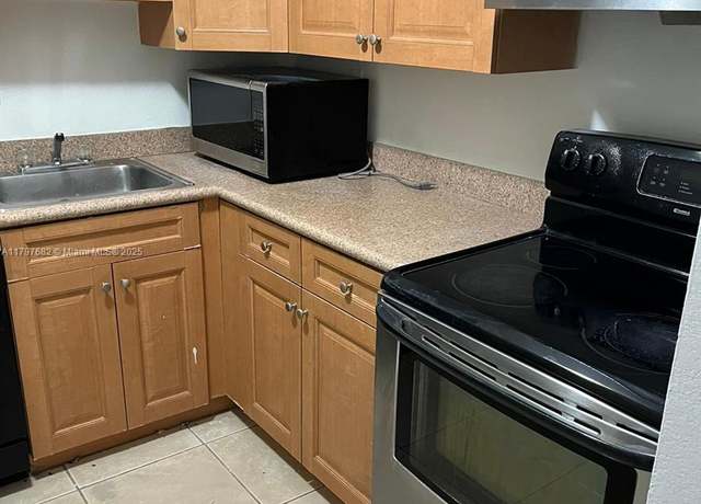Property at 5221 Geneva Way #302, Doral, FL 33166, 1 bed, 1 bath