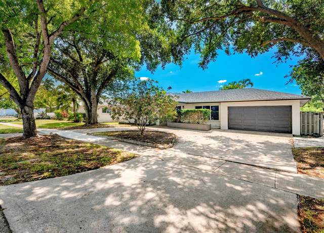 Property at 5711 SW 118th Ave, Cooper City, FL 33330, 4 beds, 2 baths