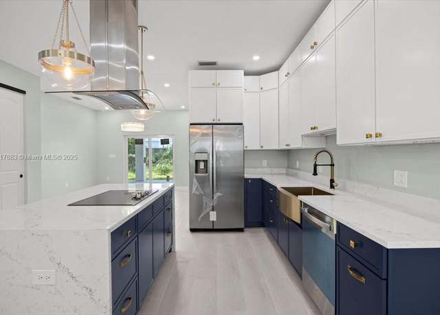 Property at 930 34th St, West Palm Beach, FL 33407, 4 beds, 2 baths