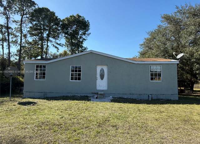 Property at 570 S Utopia St, Clewiston, FL 33440, 3 beds, 2 baths