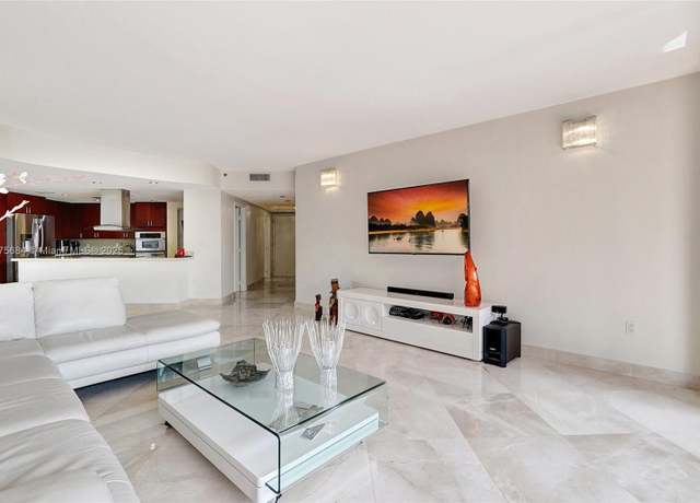 Property at 4000 Island Blvd #402, Aventura, FL 33160, 2 beds, 2 baths