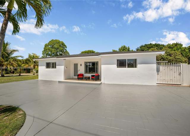 Property at 4301 SW 85th Ave, Miami, FL 33155, 4 beds, 3.5 baths