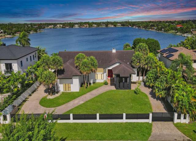 Property at 13724 SW 92nd Ct, Miami, FL 33176, 6 beds, 4 baths
