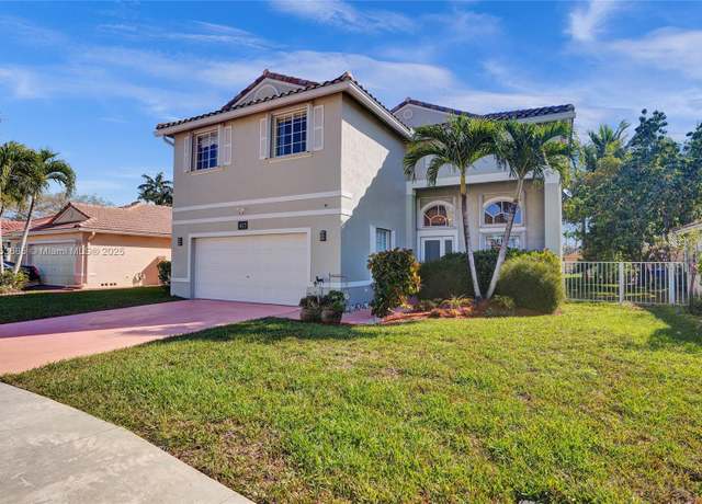 Property at 417 SW 195th Ave, Pembroke Pines, FL 33029, 3 beds, 2.5 baths