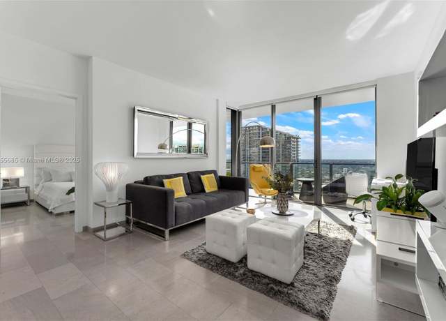 Property at 68 SE 6th St #3506, Miami, FL 33131, 1 bed, 1.5 baths