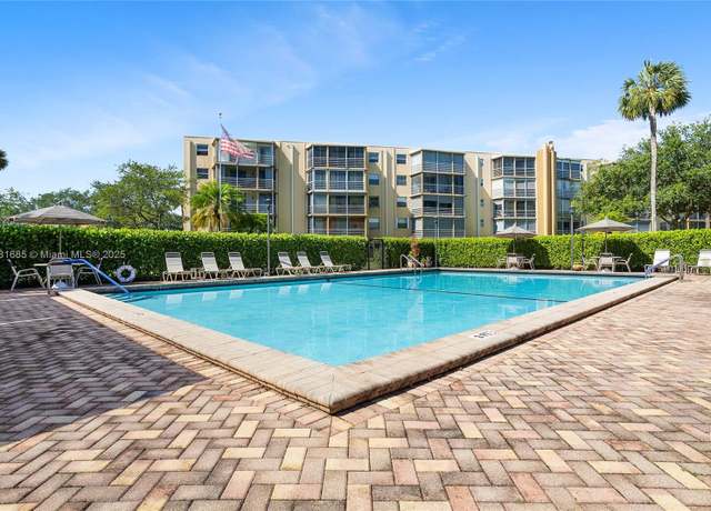 Property at 5201 NW 2nd Ave #412, Boca Raton, FL 33487, 1 bed, 2 baths