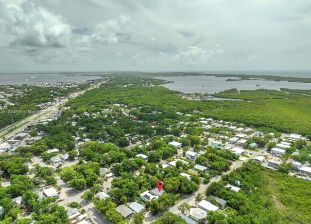 Property at 349 Mahogany Dr, Key Largo, FL 33037, 2 beds, 2.5 baths