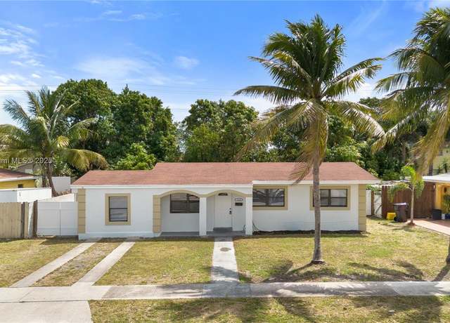 Property at 1124 S Ridge St, Lake Worth, FL 33460, 4 beds, 2 baths