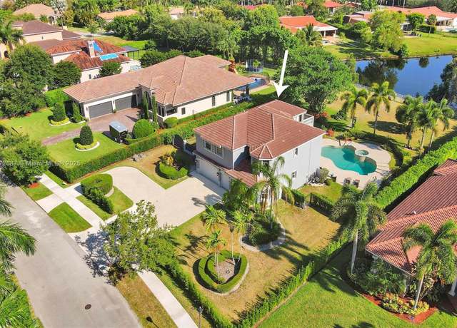 Property at 721 Ranch Rd, Weston, FL 33326, 5 beds, 4 baths