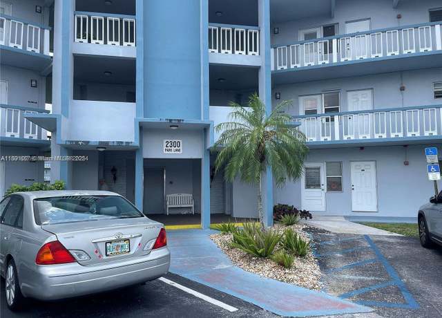 Property at 2300 Park Ln #314, Hollywood, FL 33021, 2 beds, 2 baths