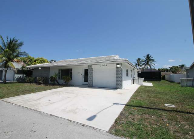 Property at 7204 NW 76th Dr, Tamarac, FL 33321, 2 beds, 2 baths
